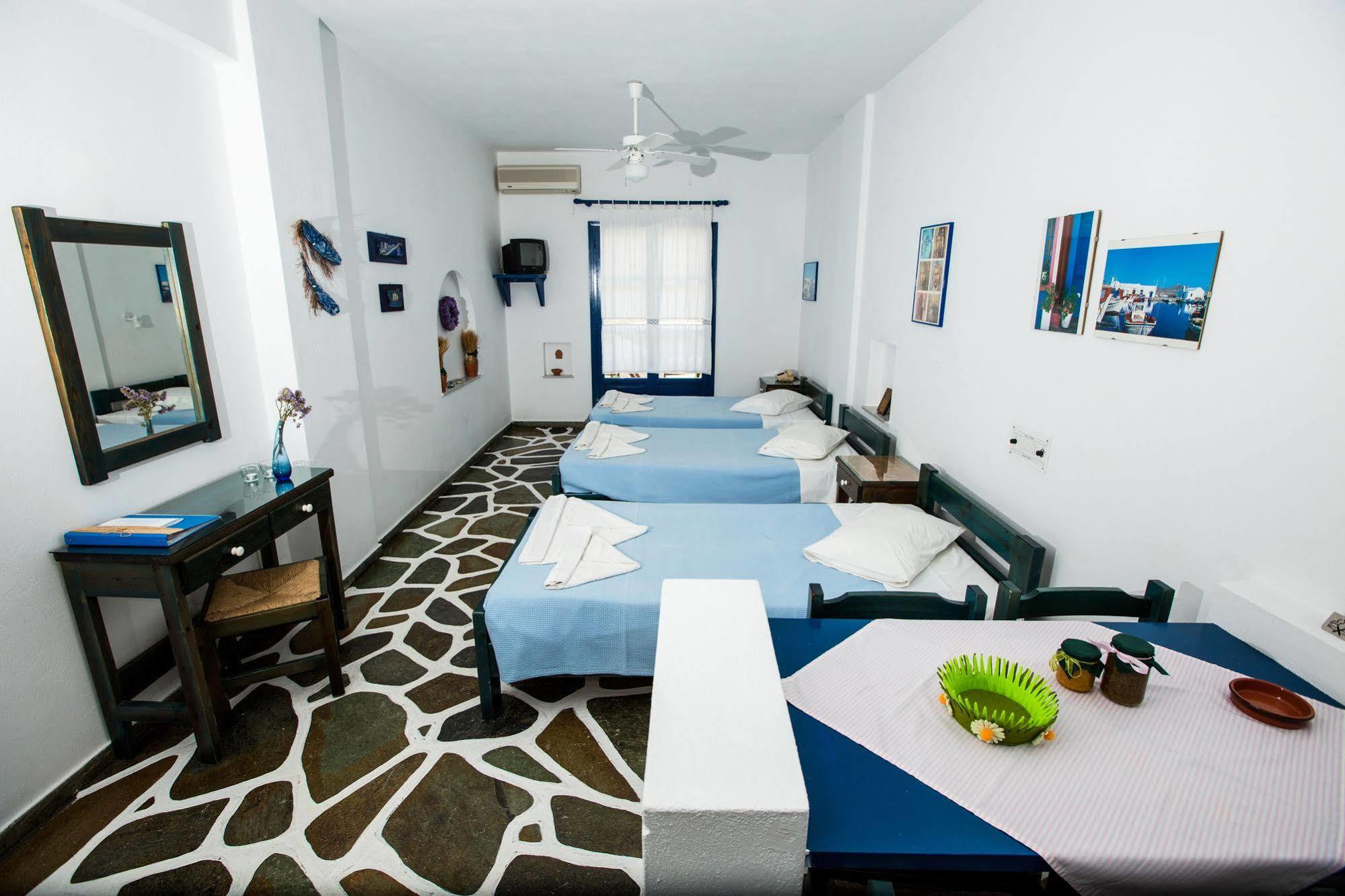 Angie'S Studios Parikia  Ngoại thất bức ảnh